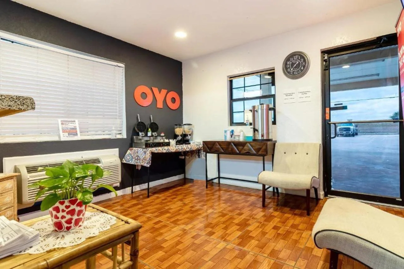 OYO Garden Inn and Suites Pearsall I-35 East