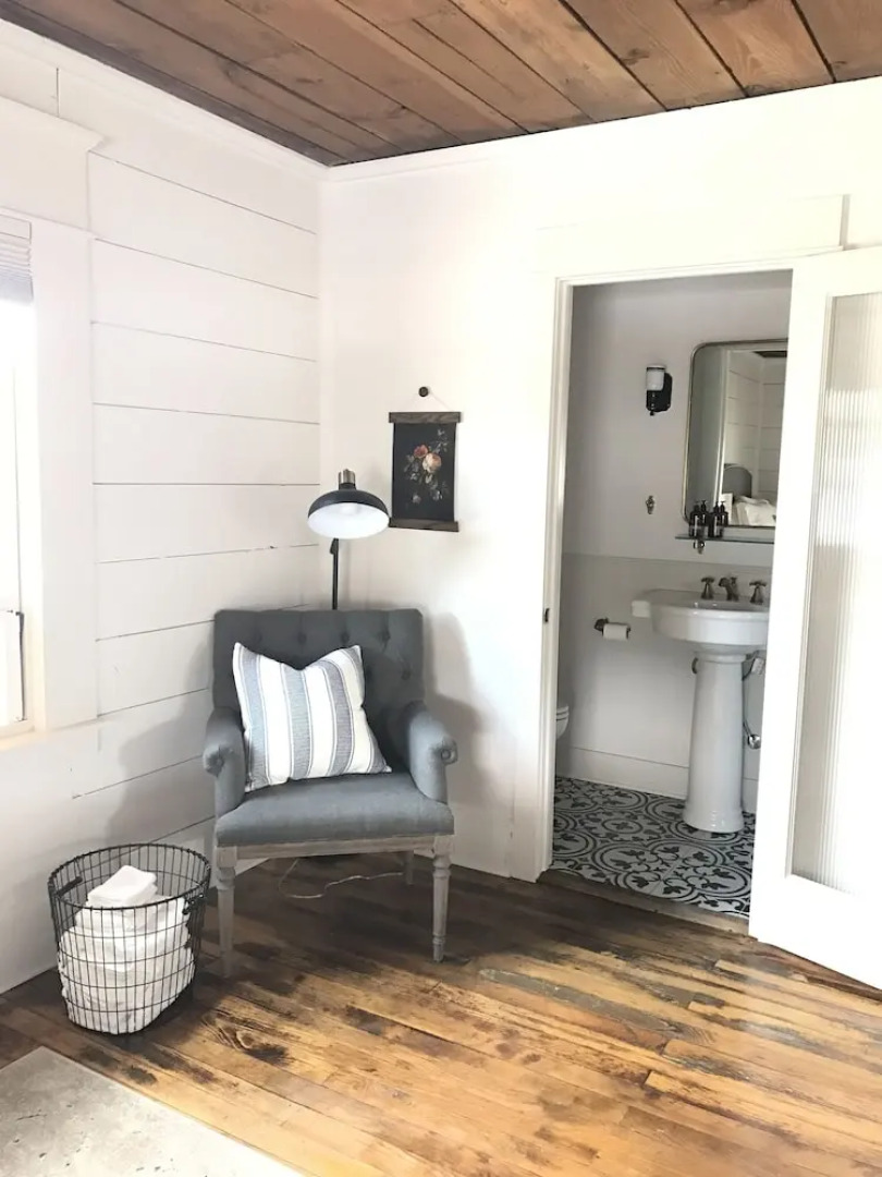 The Landing Hotel and Dining