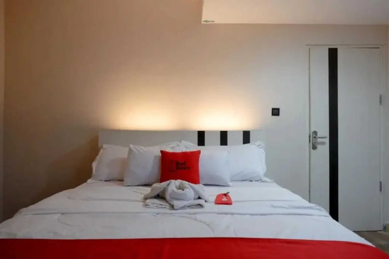 Hotel Larona by RedDoorz