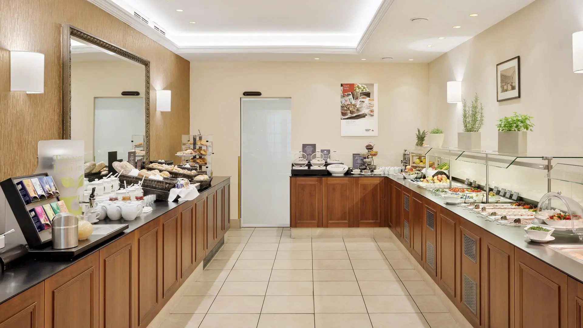 Hotel Astoria Vienna, Curio Collection by Hilton