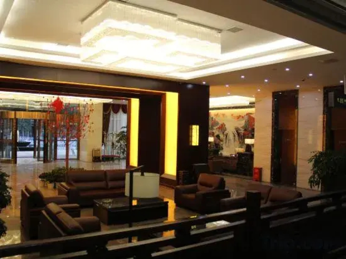 New World Lichuan Hotel