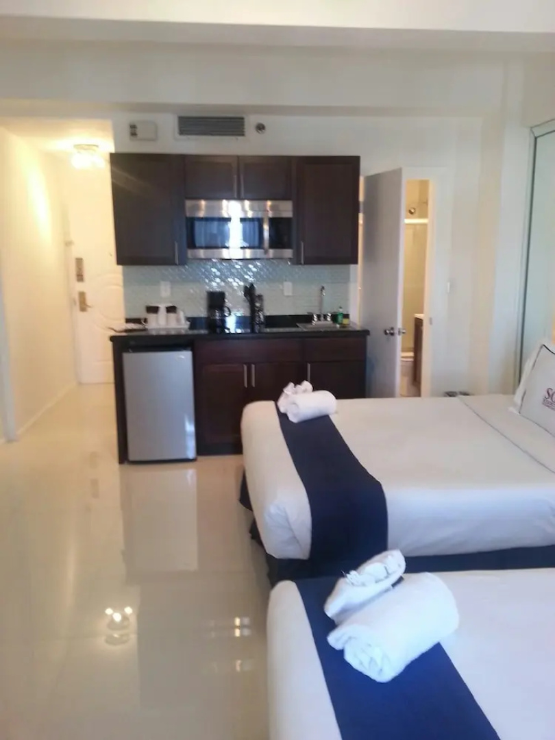 Hollywood Beach Resort-renovated Studio Nice Views