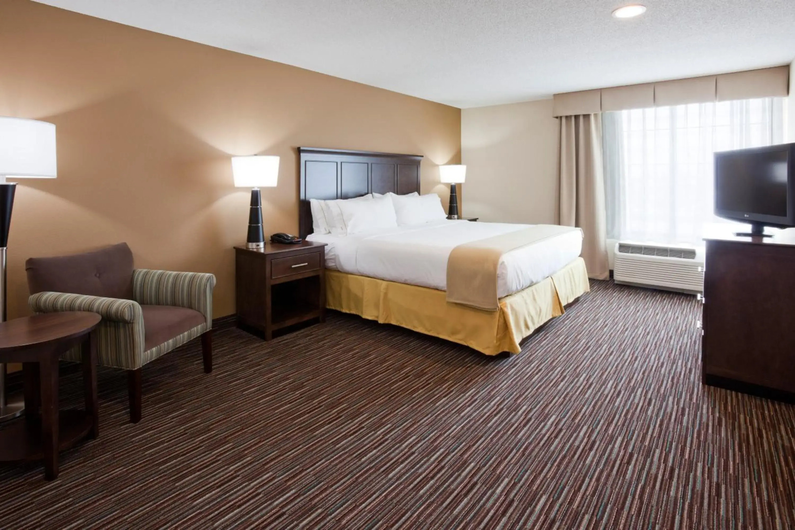 Holiday Inn Express & Suites Willmar by IHG