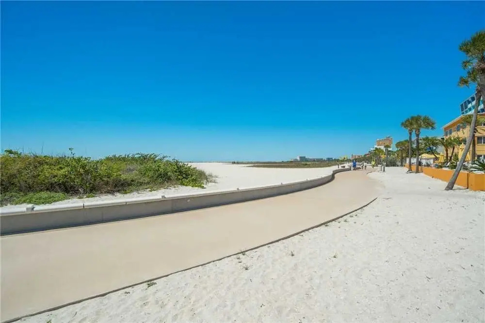 203 - Palms of Treasure Island