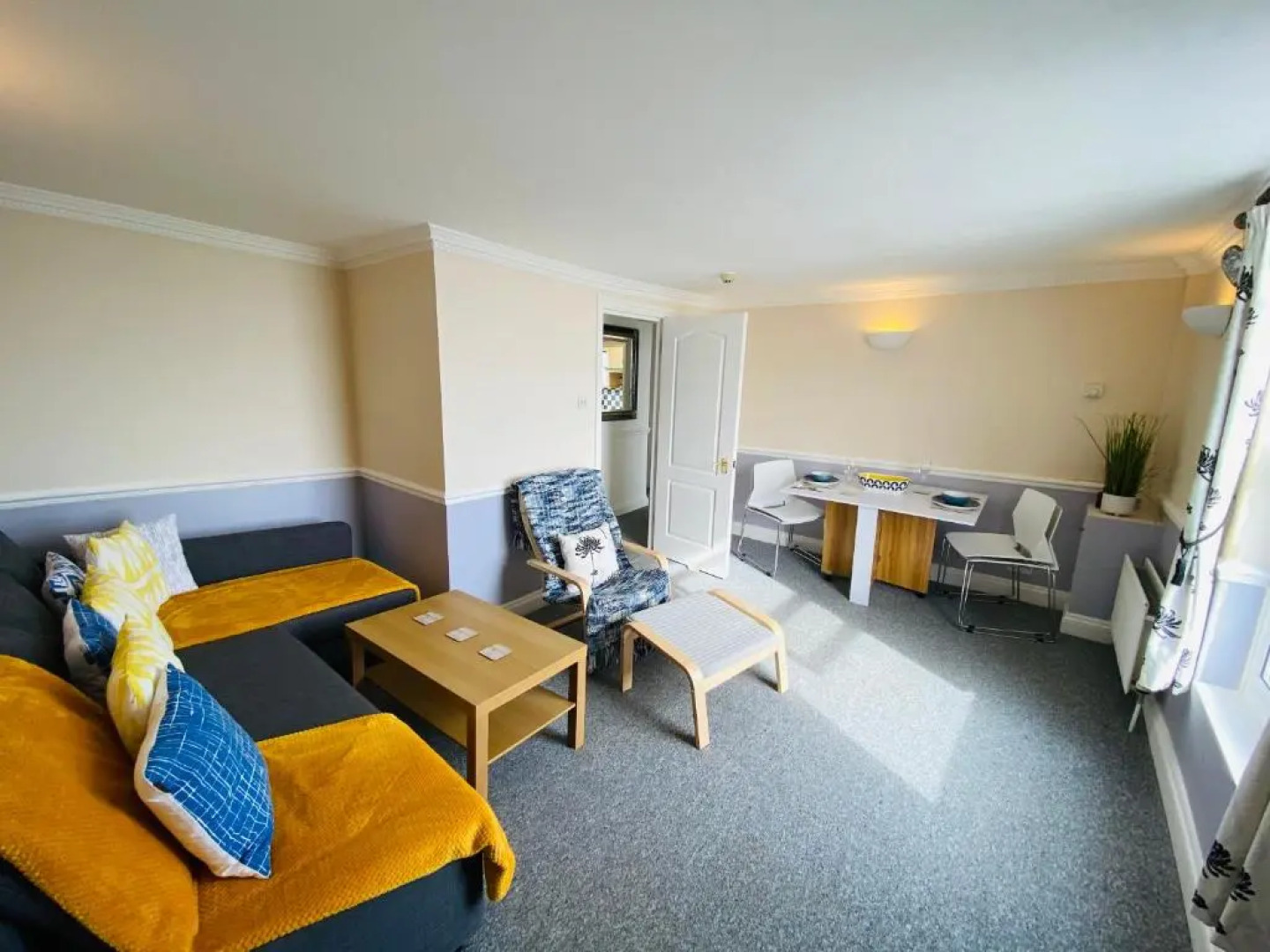 Sea Front White Rock Apartment