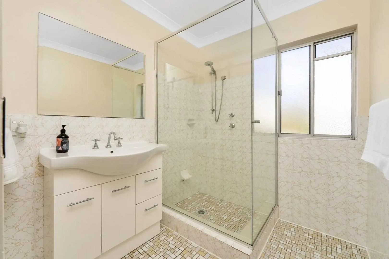 The Rotunda @ Gerroa - Pet Friendly Beachfront