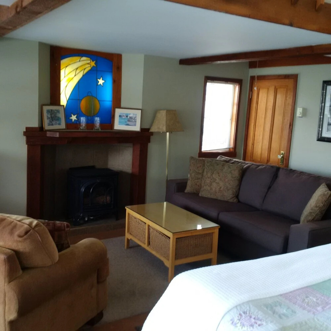 Pink Dishrack Floating Cottage