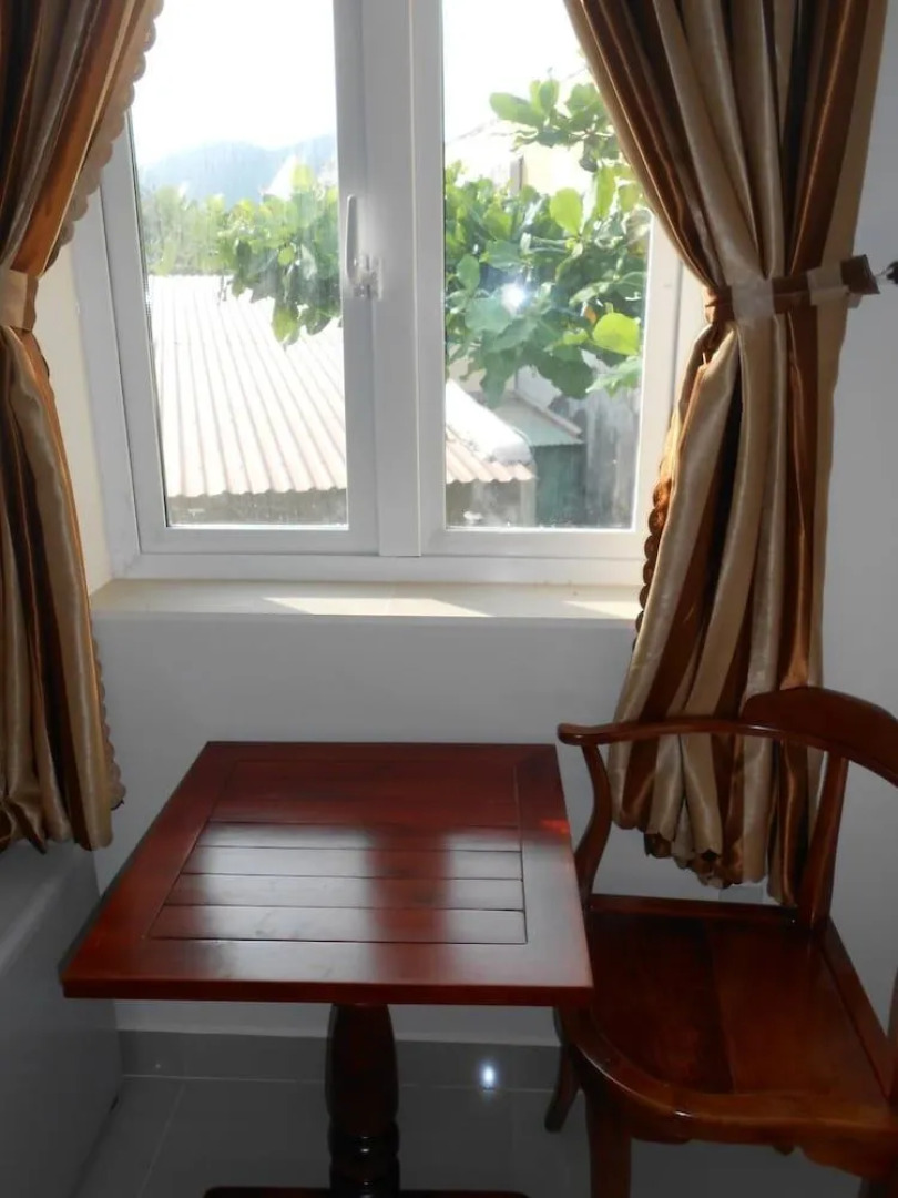 Con Son Island Hotel