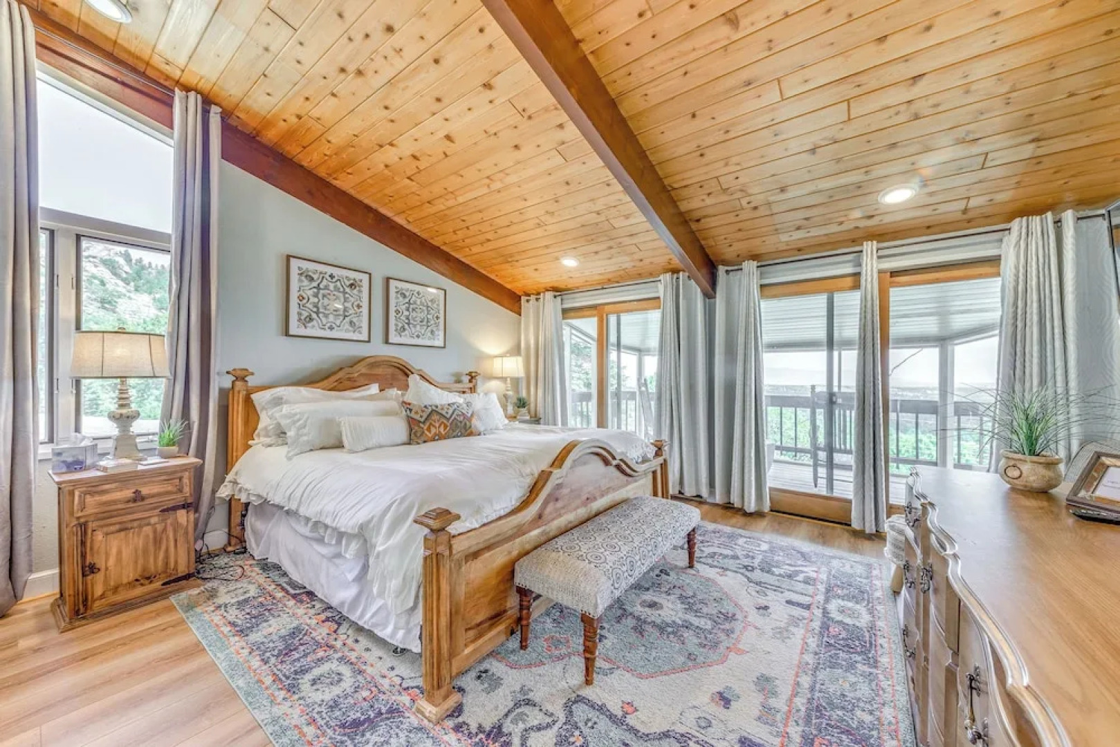 Serene Alto Cabin w/ Mountain Views & Fire Pit!