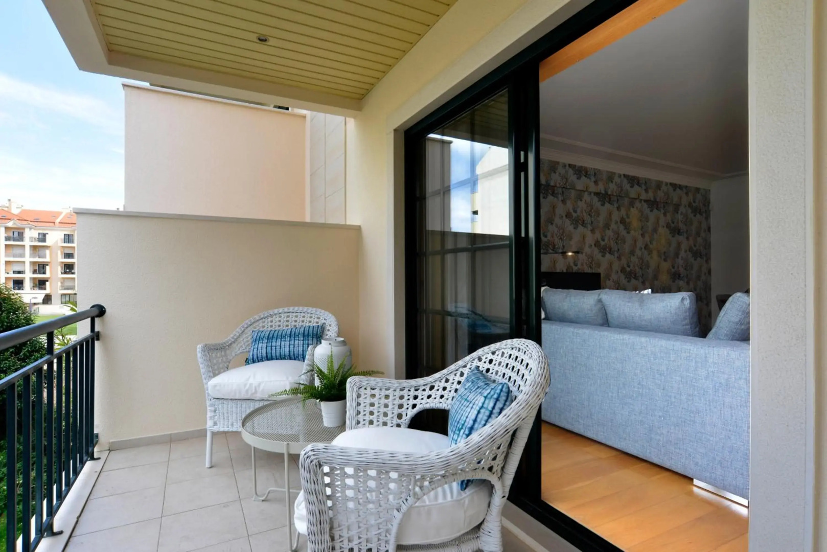 Gorgeous Beach Apartment - Checkinhome