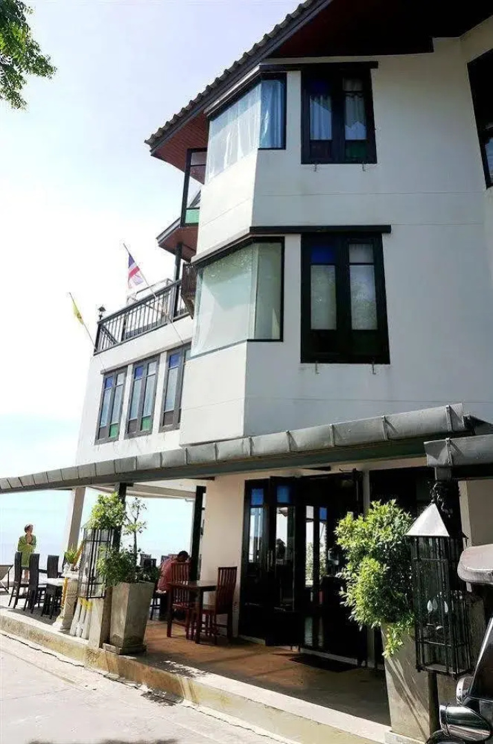 The Herbs By The Sea