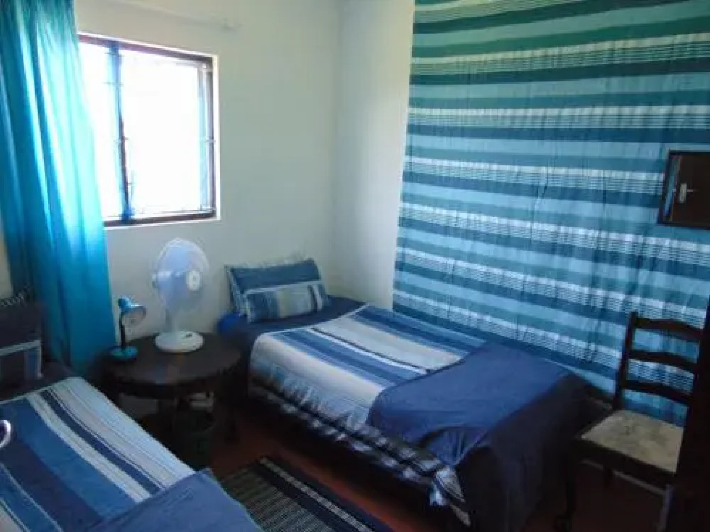 Airport Beach Backpackers