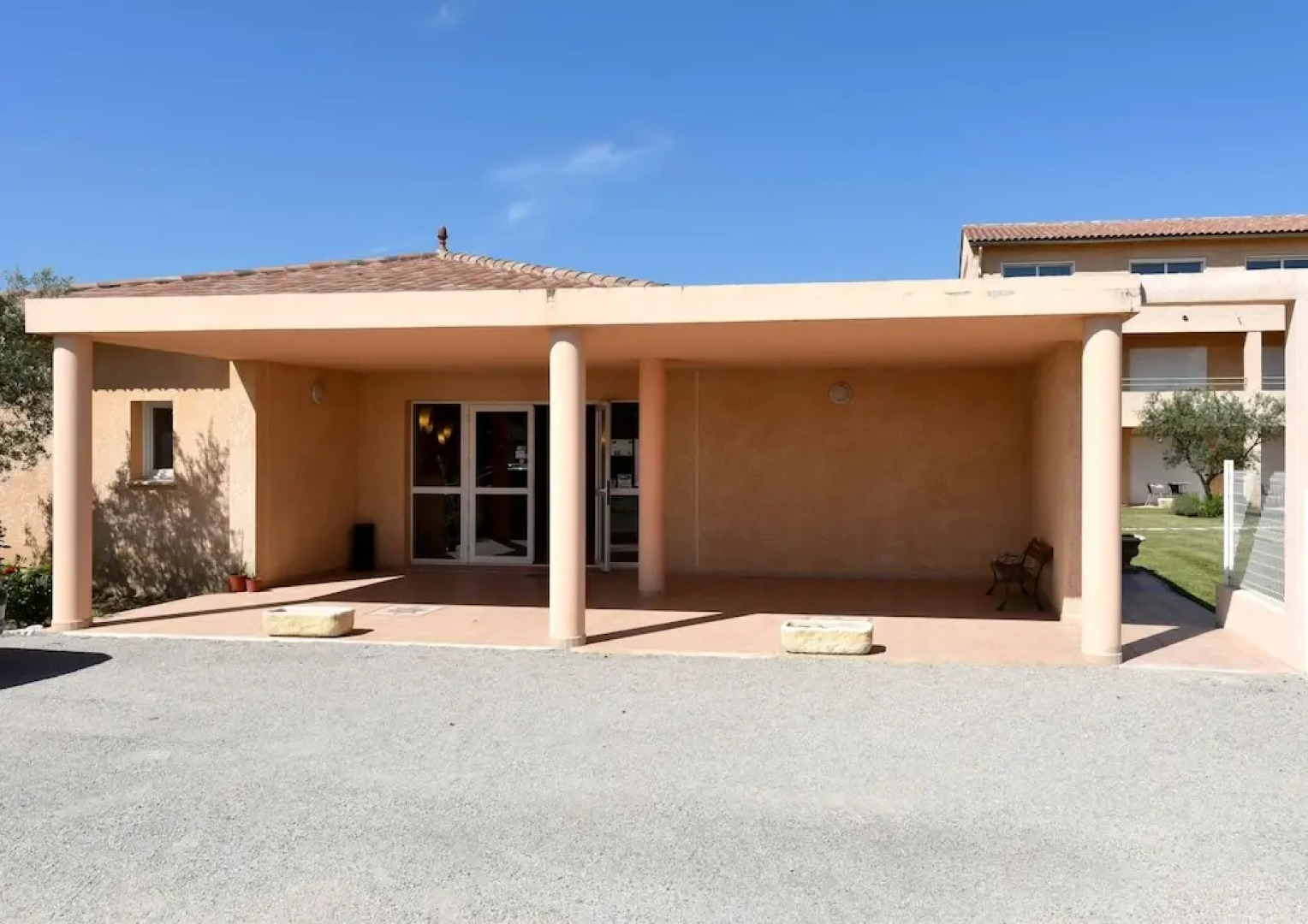 Hotel Pernes Les Fountaines