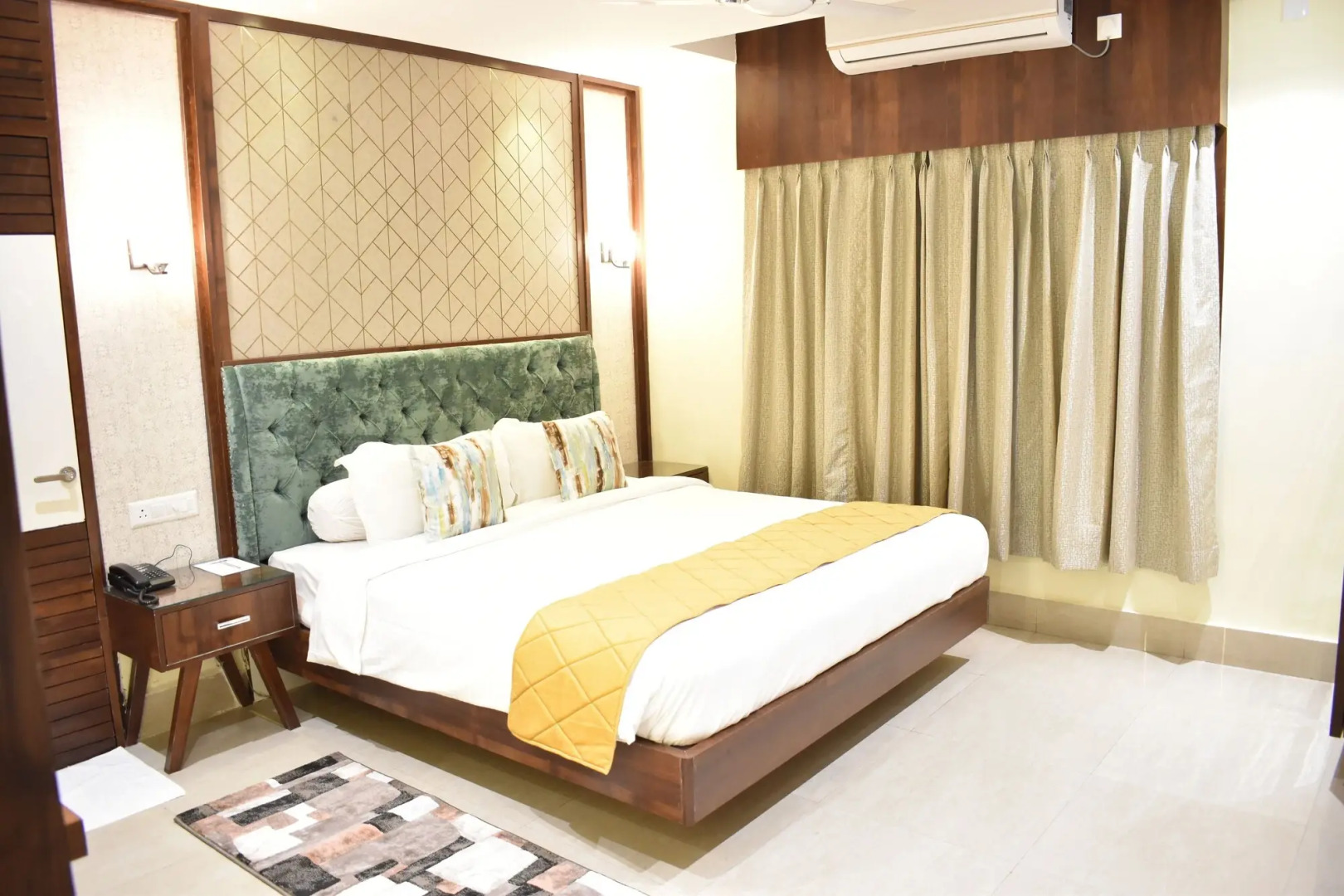 Hotel Radhika Regency