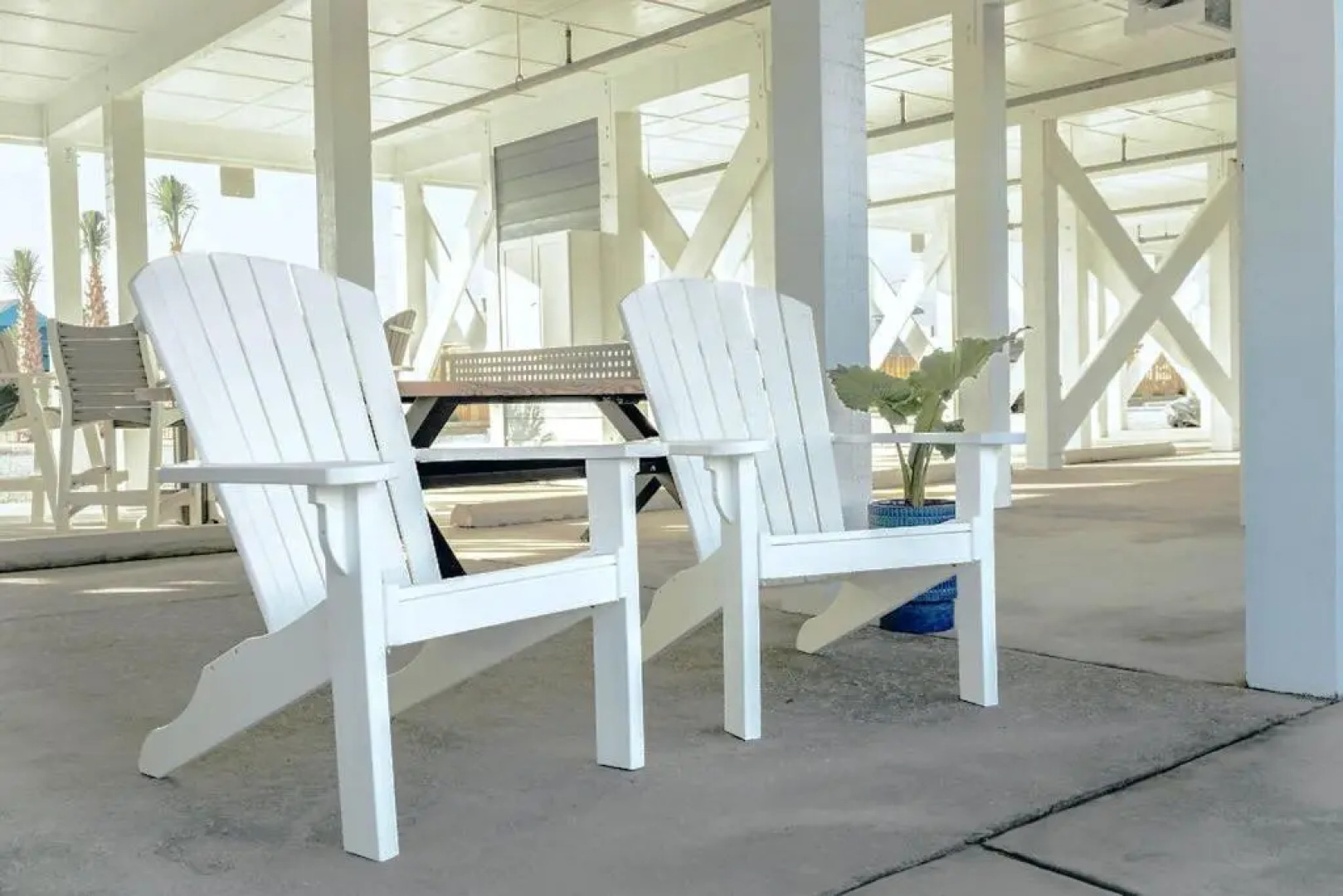 Saltwater 101 1st Floor Barefoot ADA