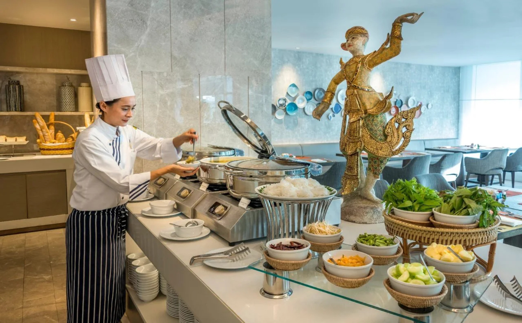 Novotel Phuket City Phokeethra Hotel