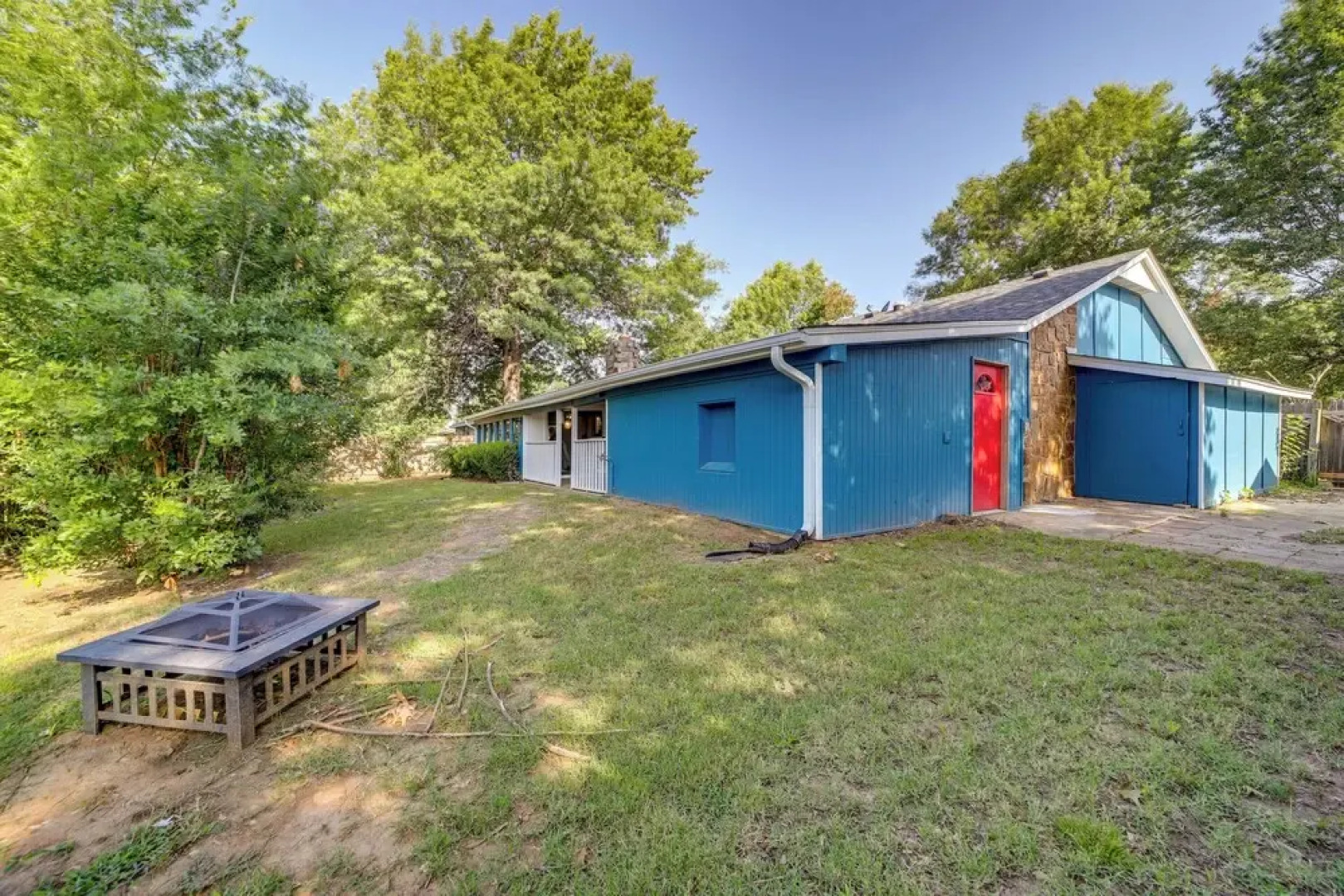 Broken Arrow Home: Family-friendly Amenities!