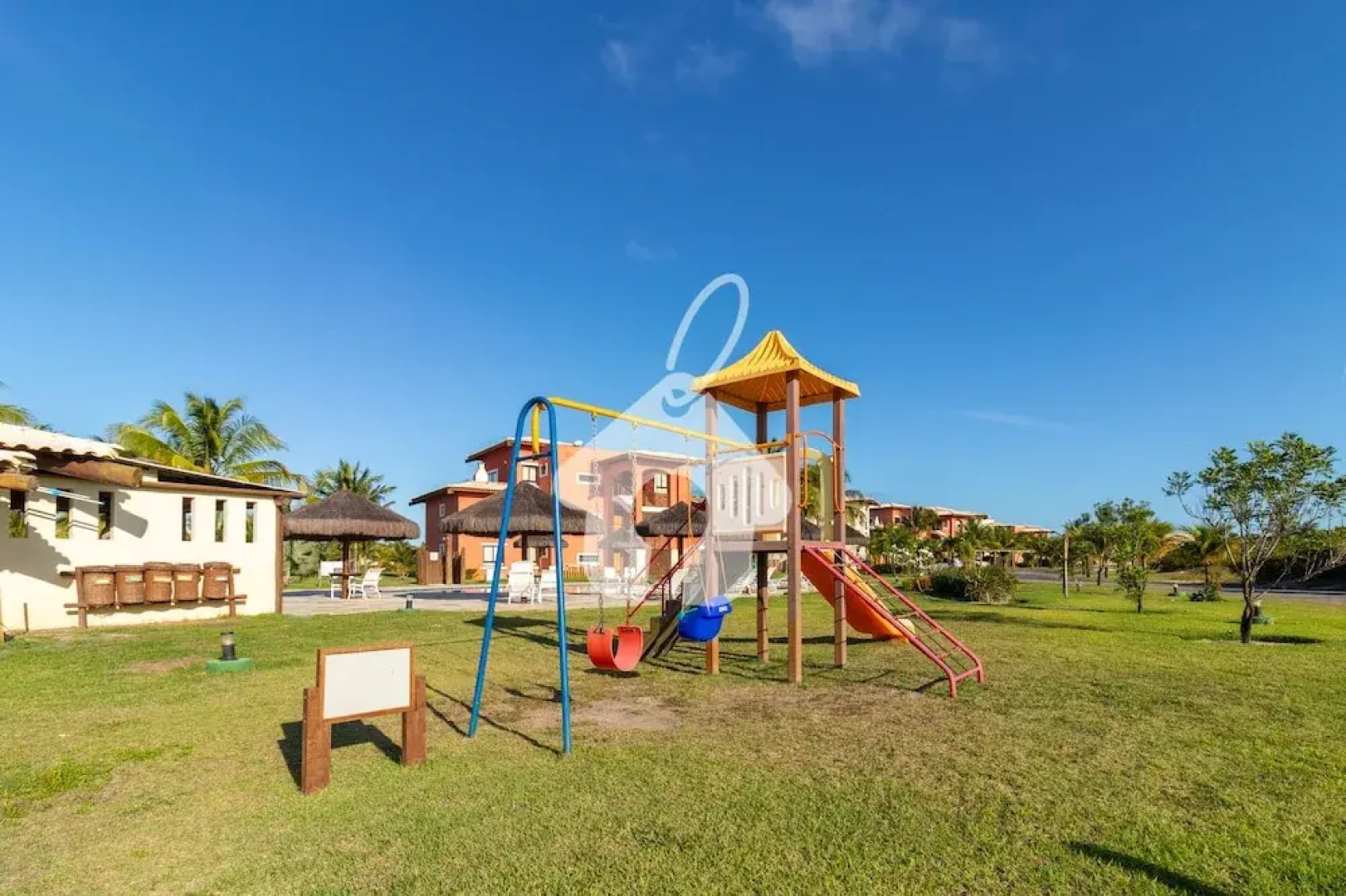 PF14 Great 2 Bedroom Apartment