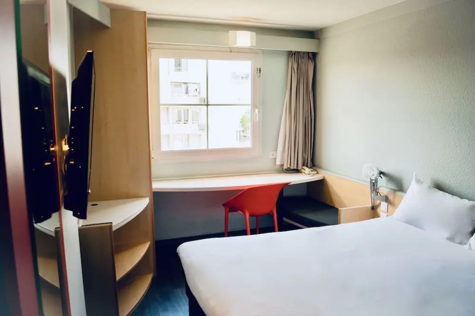 Hotel ibis Strasbourg Aeroport Le Zenith