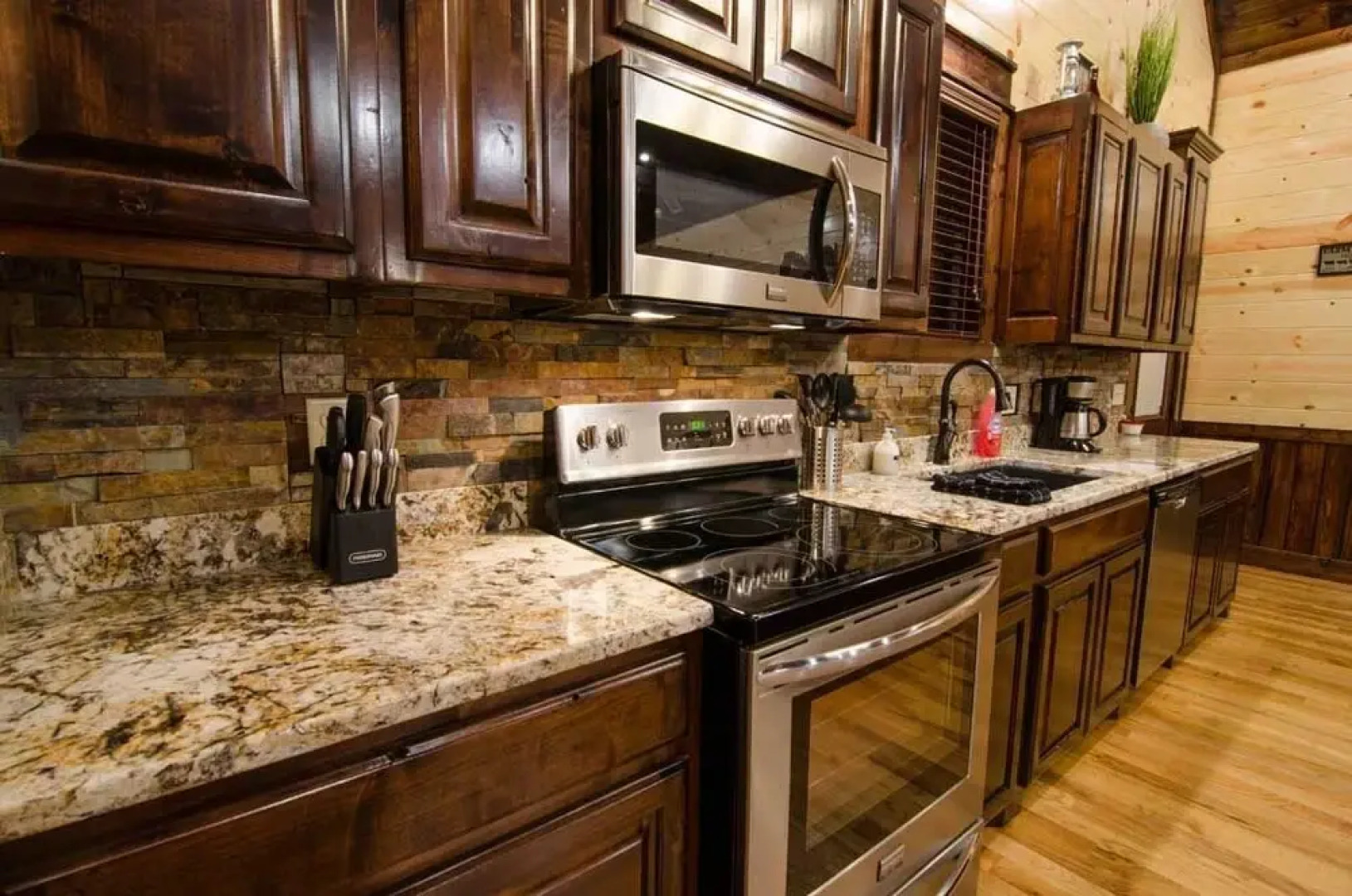 The Great Escape Lodge - 4 Br Cabin