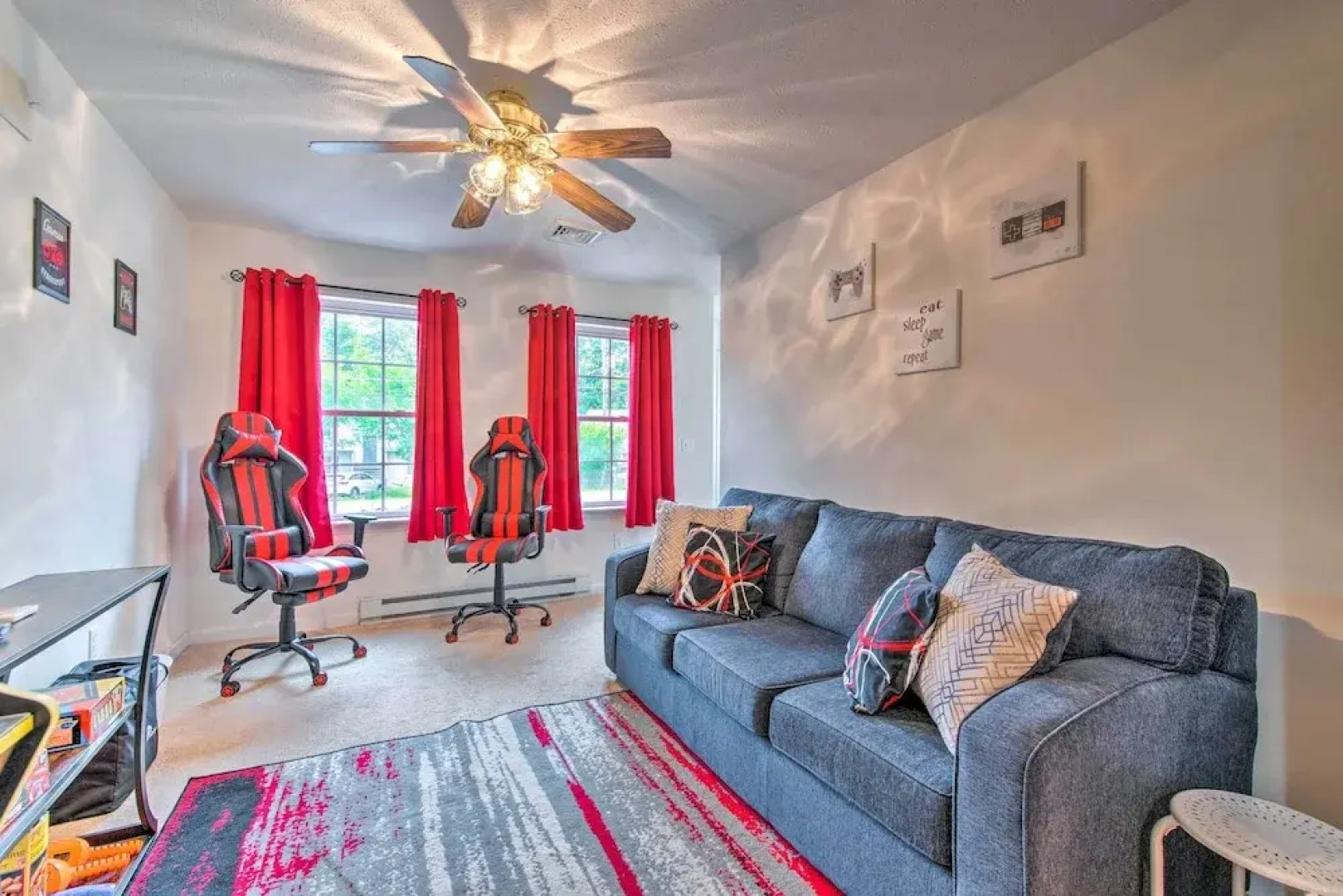 Jacuzzi & Resort Amenities: Tobyhanna Family Home!