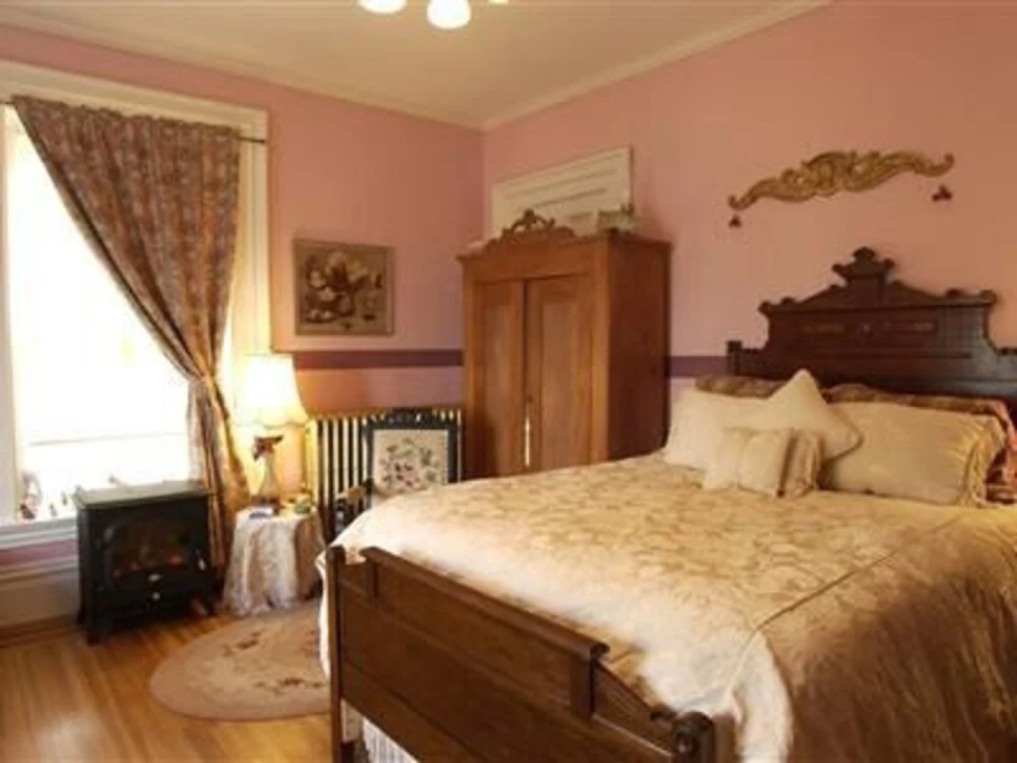 Moondance Inn Bed & Breakfast