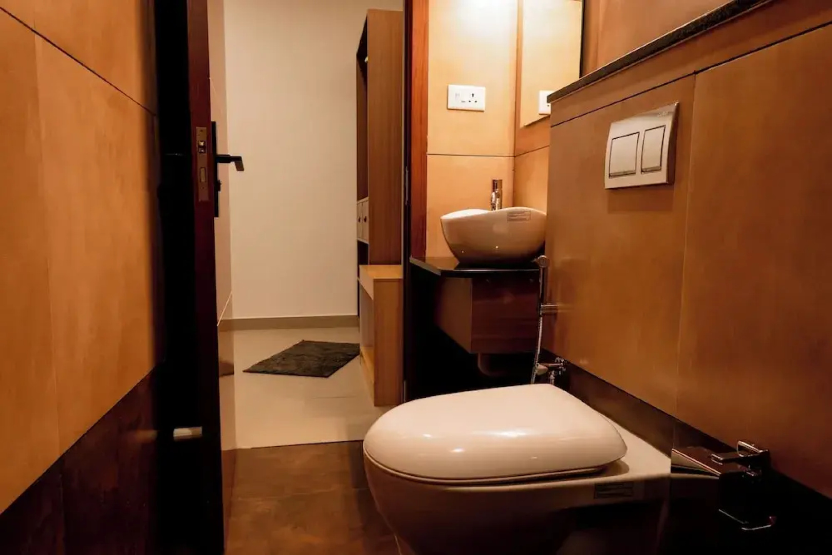 Dreamotel Luxury Suites and Rooms