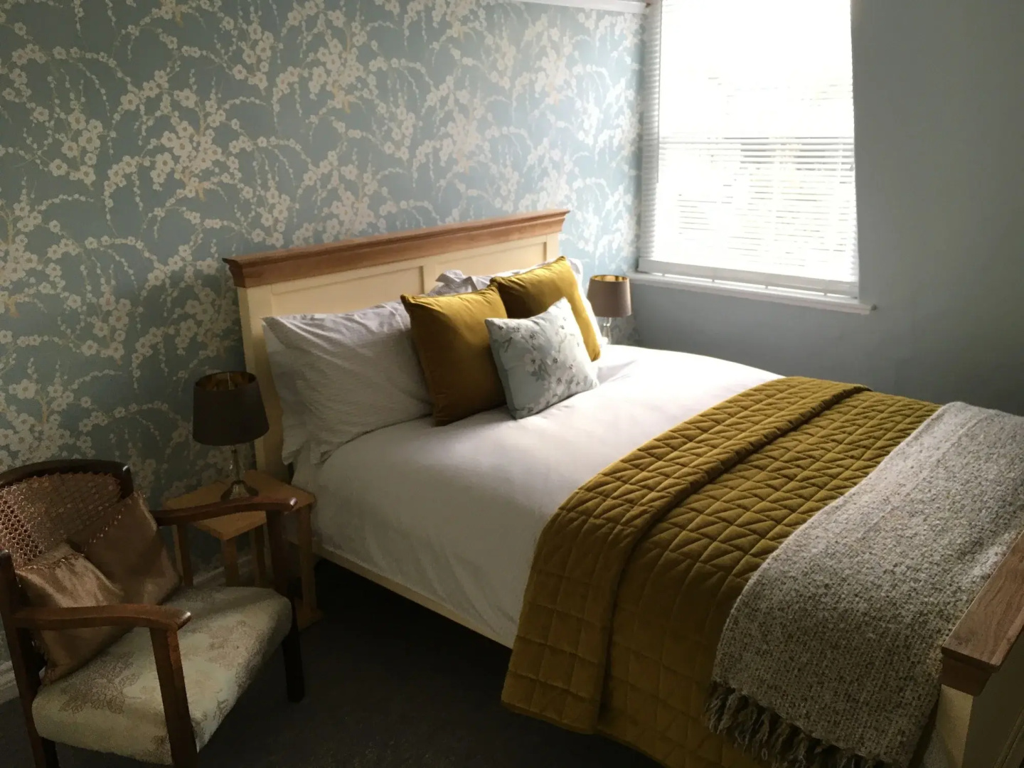Chic City Centre Georgian Maisonette
