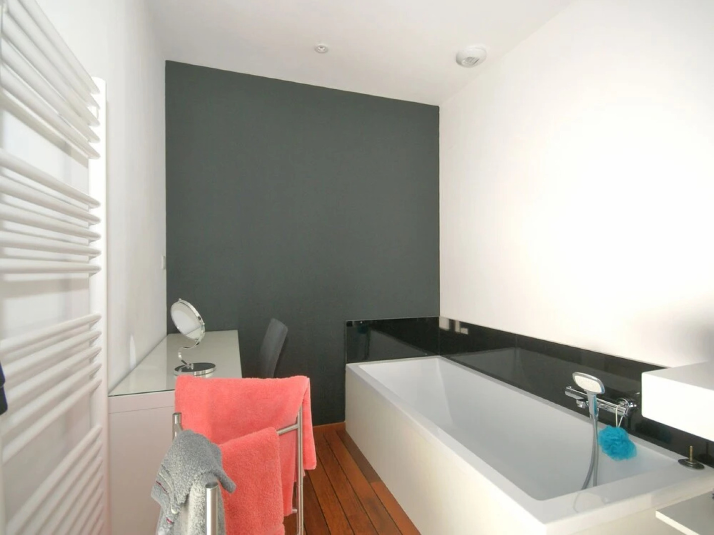 Spacious Villa in Albitreccia with Swimming Pool