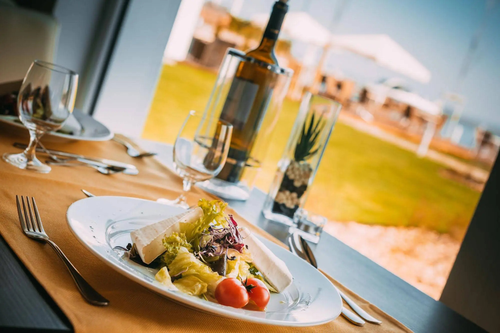 Hotel Yacht Wellness & Business