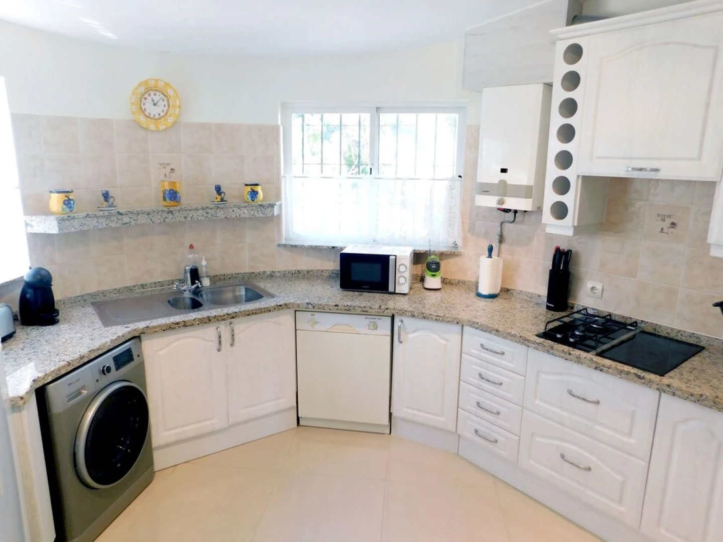 Marbella Views Jacuzzi Cinema Bbq Pool Condo Wifi