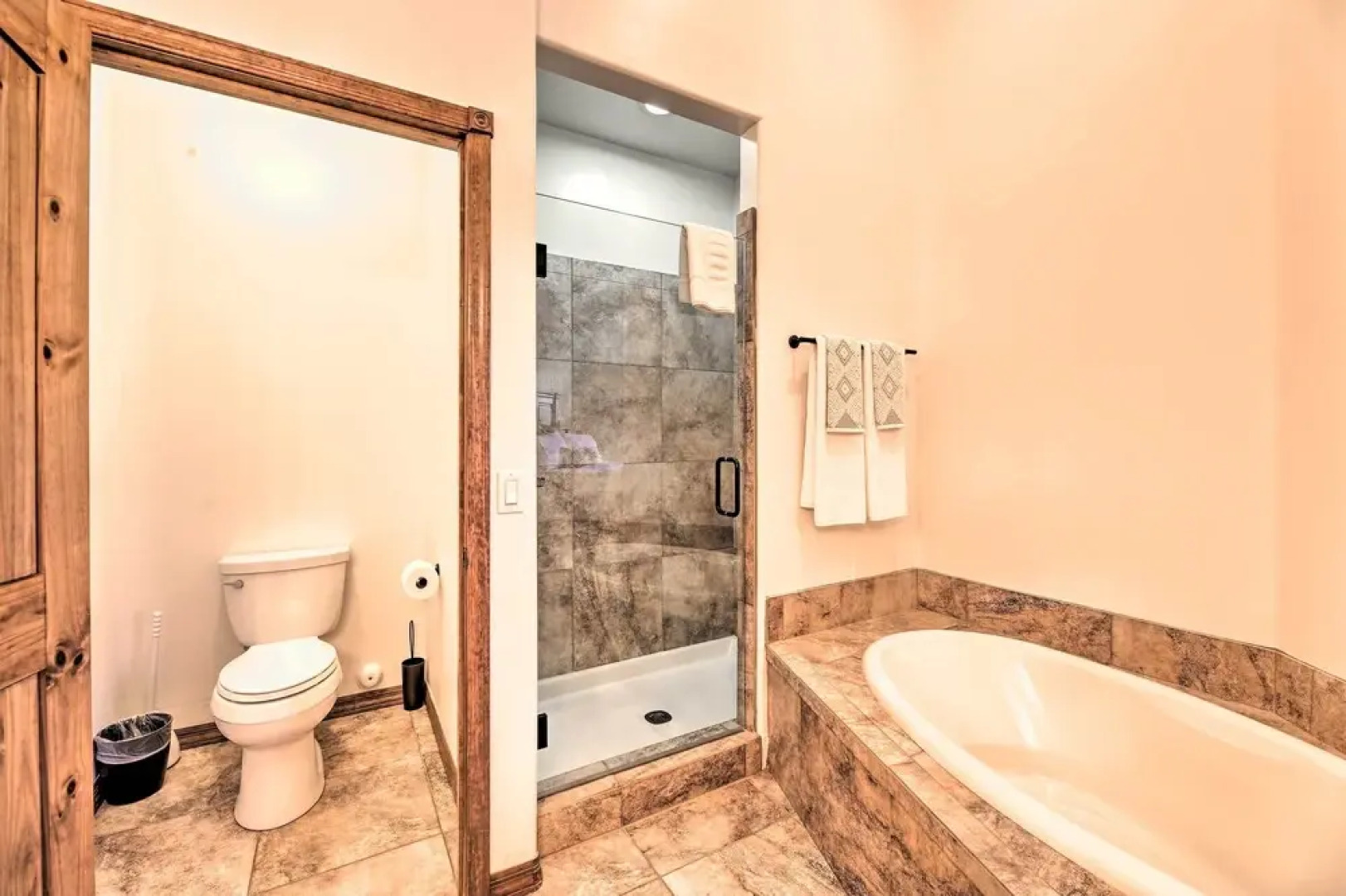 Patio, Deck & Grill: Spacious Show Low Home!