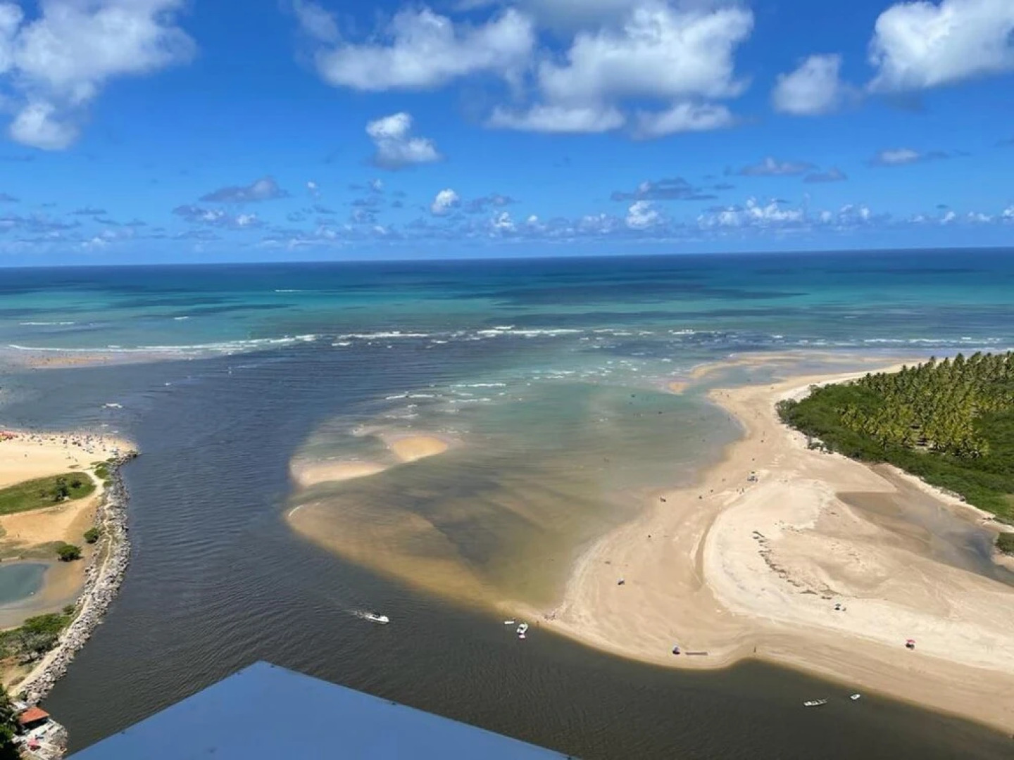 Luxury Brand New 1-bed Apartment in Jangada