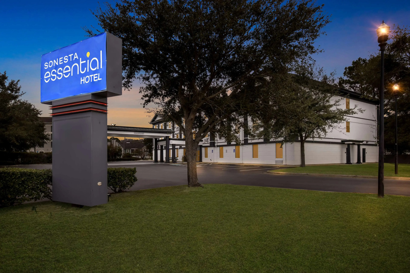 Sonesta Essential Savannah