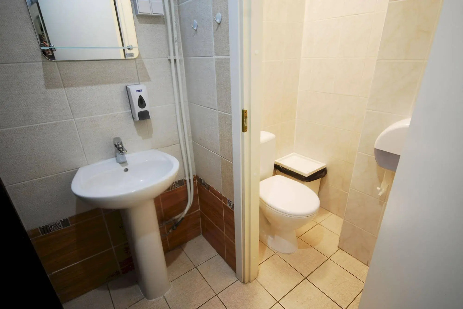 Landmark Hotels&Hostels