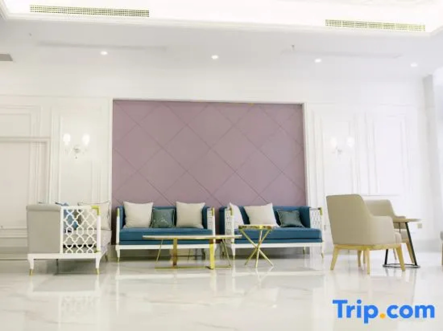 Huanggang New Beacon Waiden Hotel