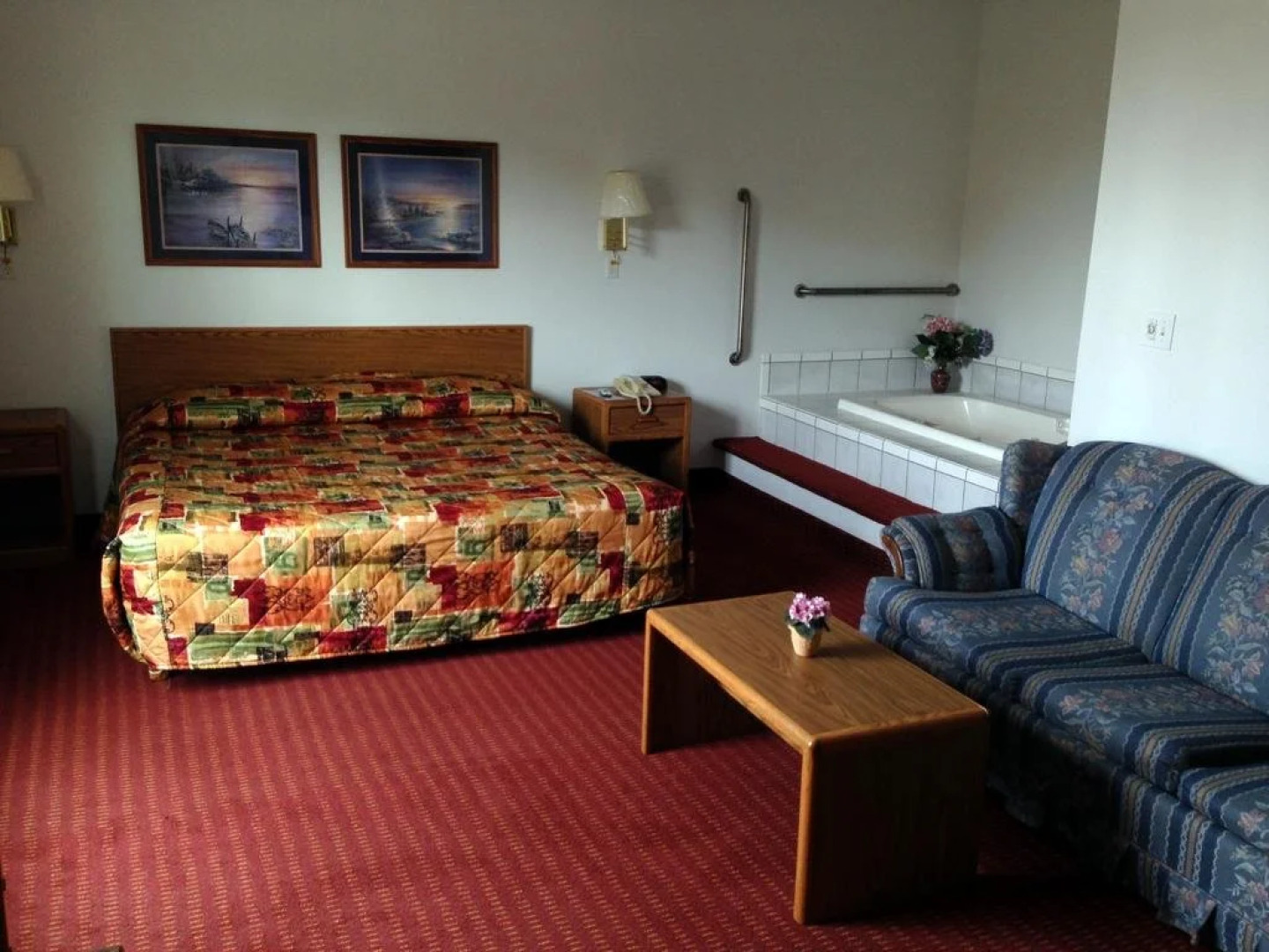 Budget Host Caribou Inn