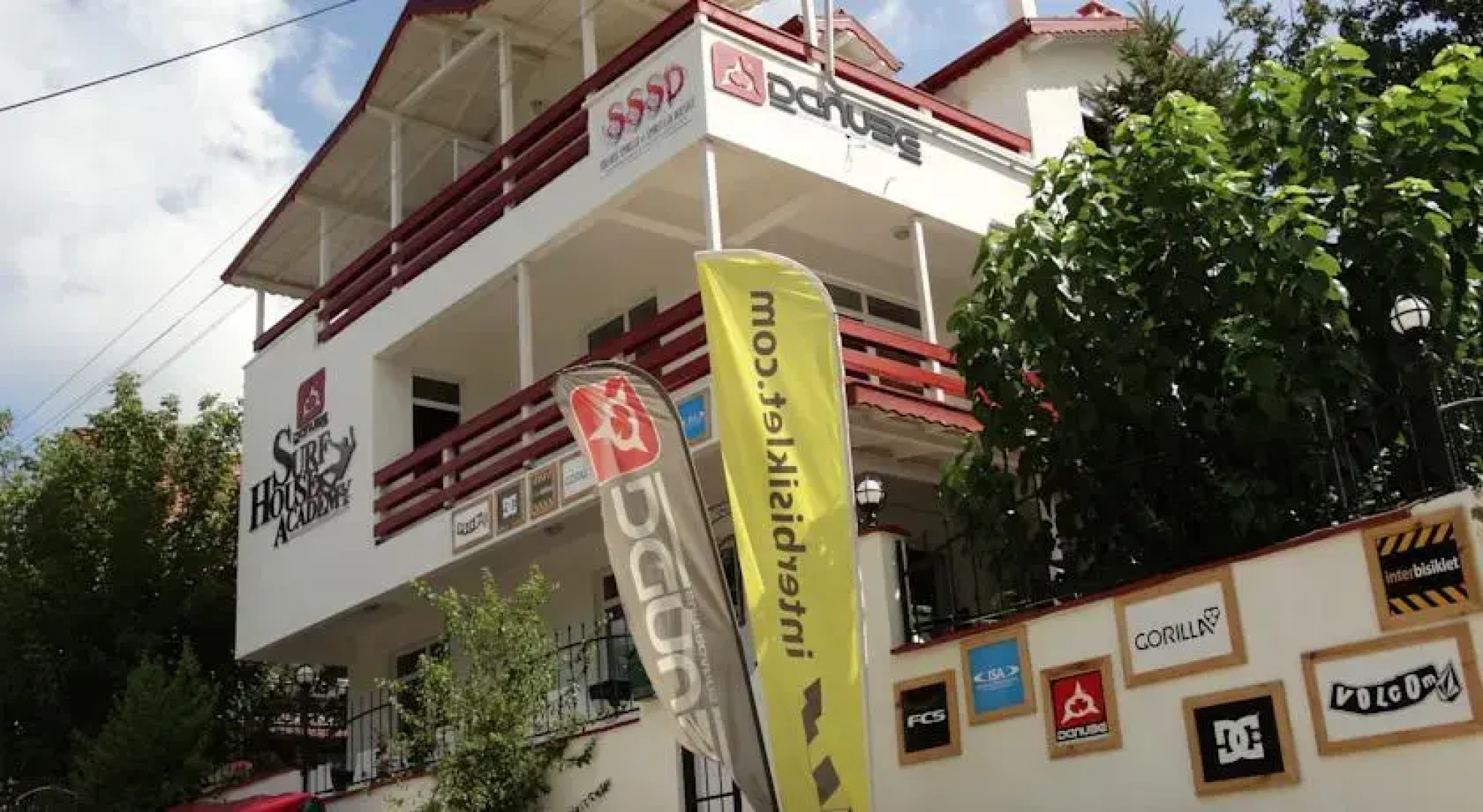 Danube Surf House and Academy