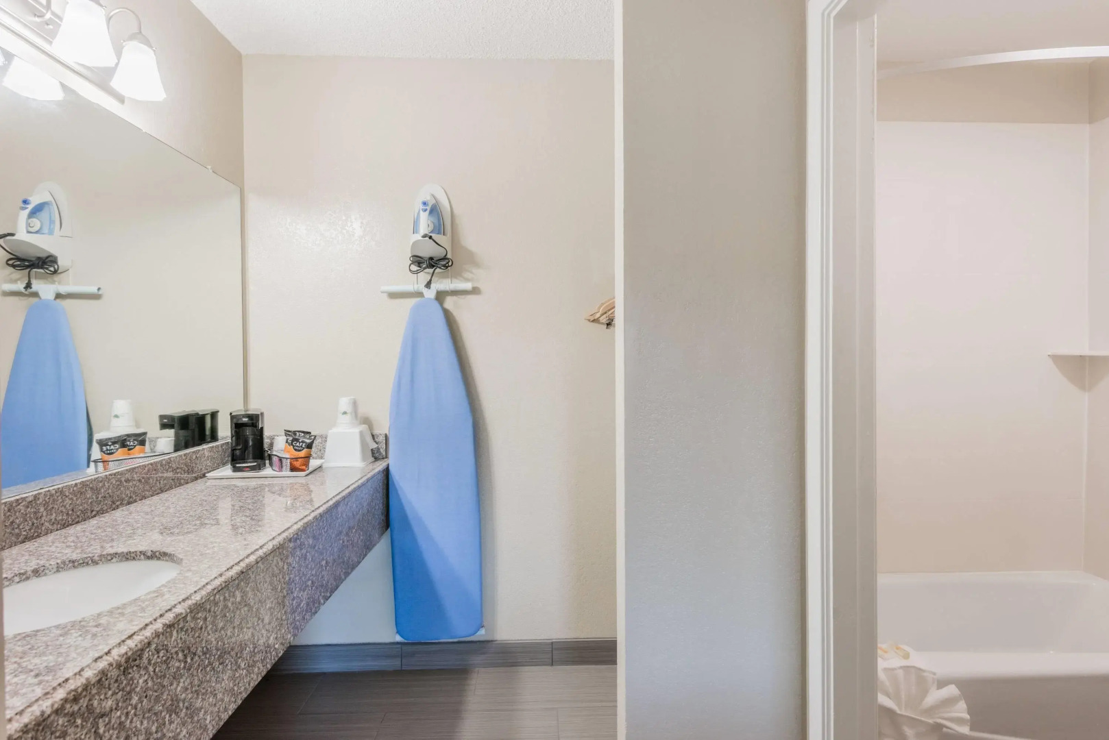 Days Inn by Wyndham San Marcos