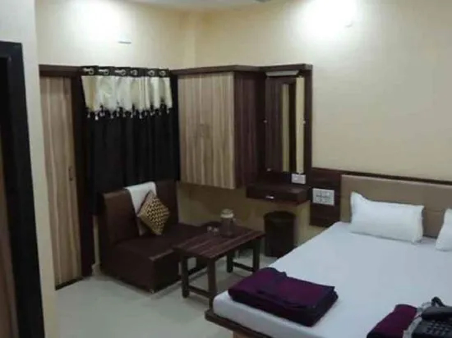Hotel Neelkanth