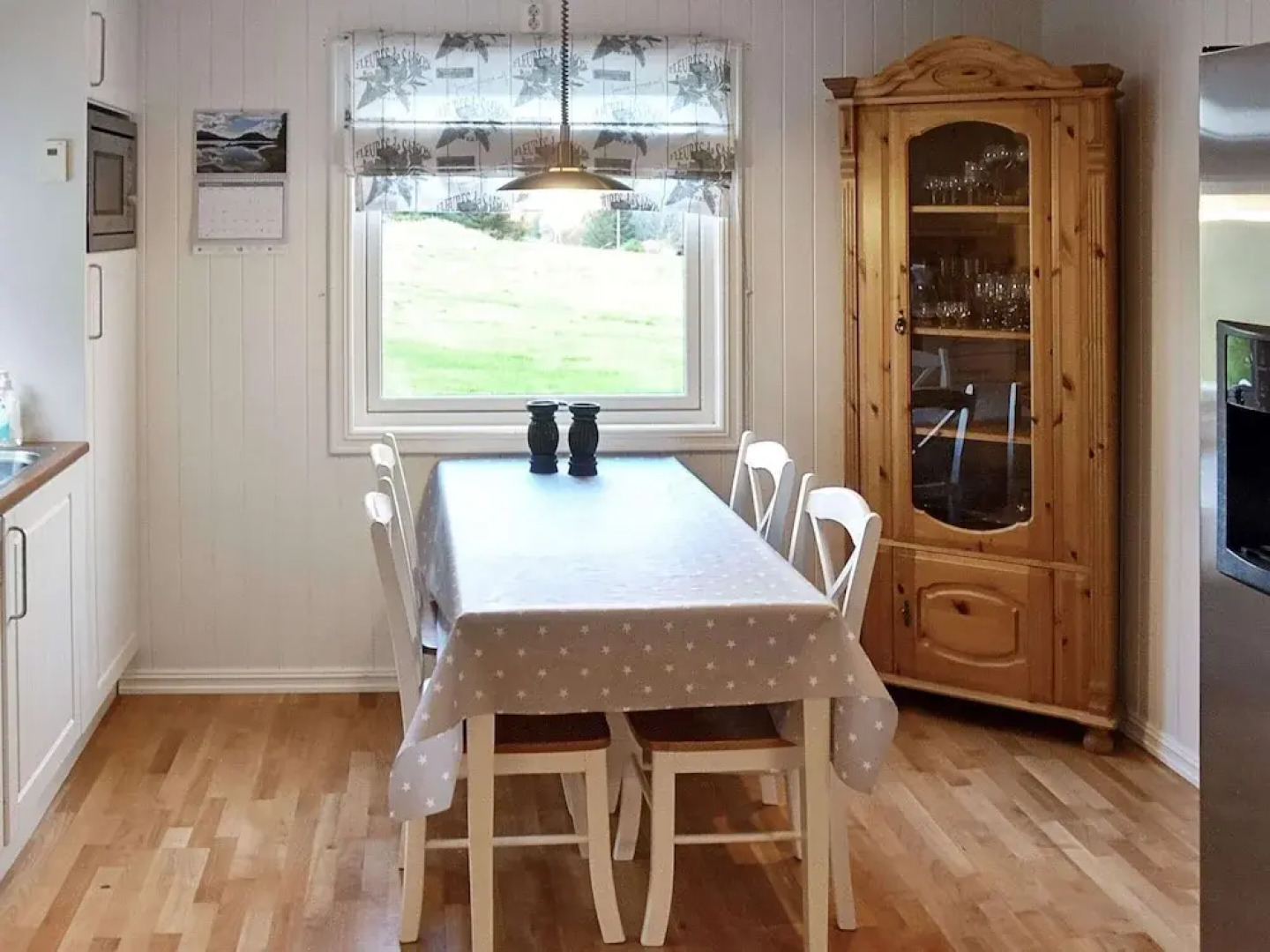 10 Person Holiday Home in Midsund