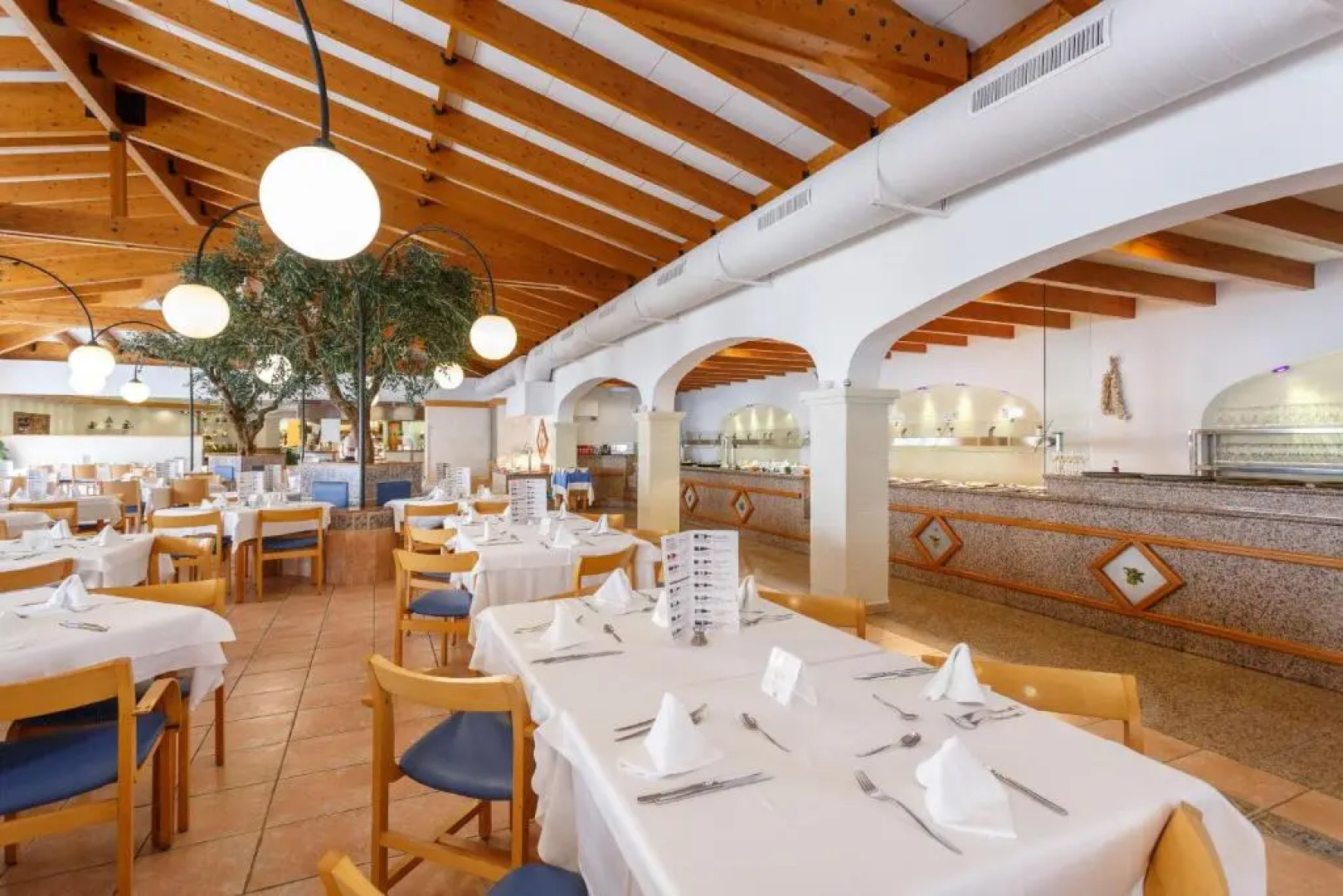 Royal Son Bou Family Club