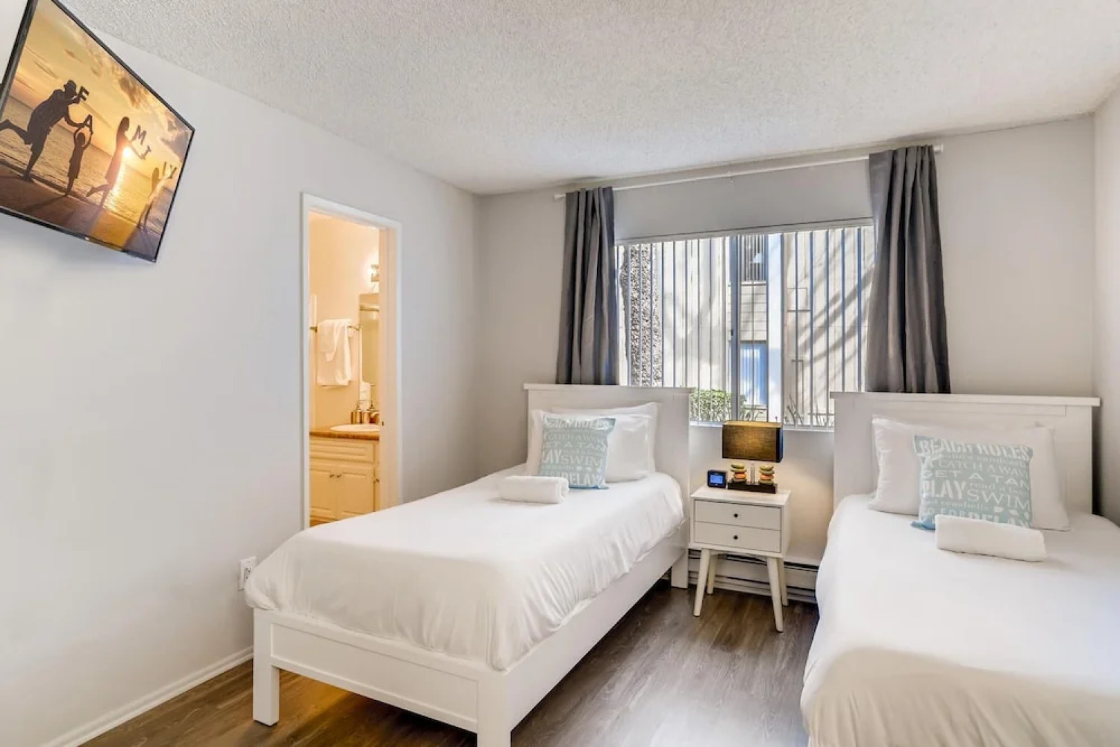 Private Entrance - 2BR Next To Ritz Carlton - Walk Down to Ocean! (MB1)