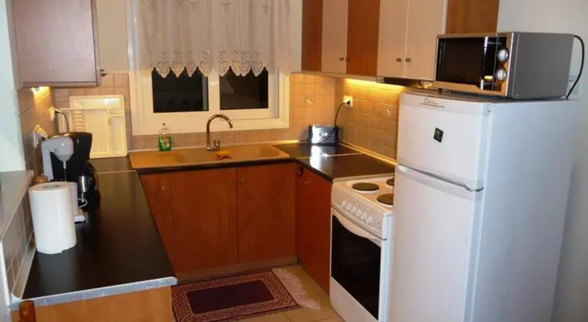 Omorfi Poli Apartment