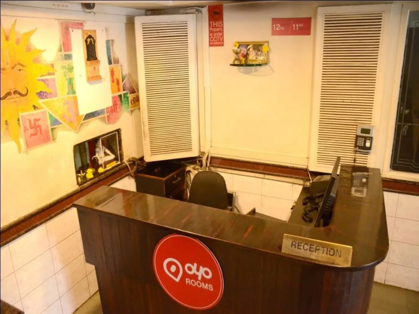 OYO 1216 Hotel New White House