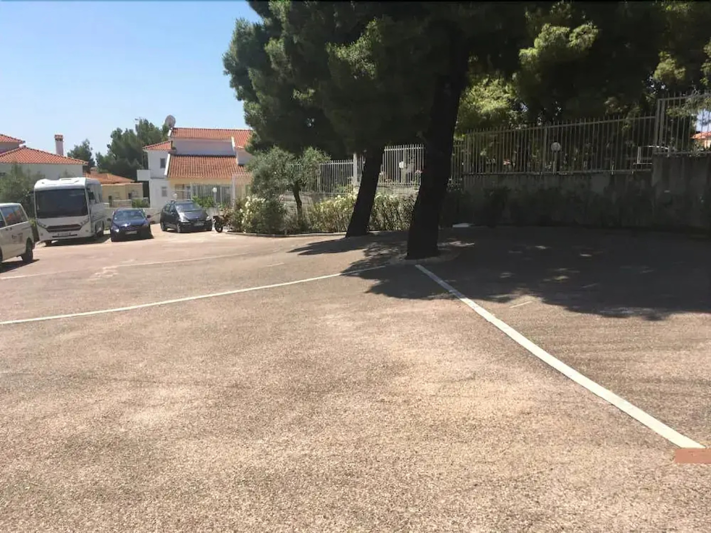 Villa Askamnia and Suites