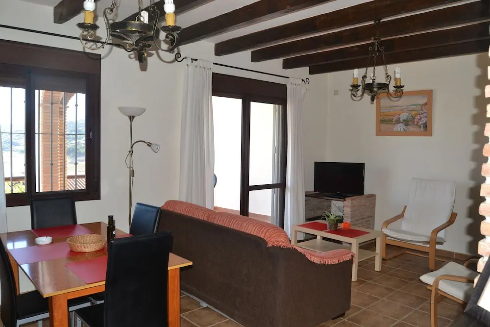 Serene Retreat in Lake Vinuela With Breathtaking Views