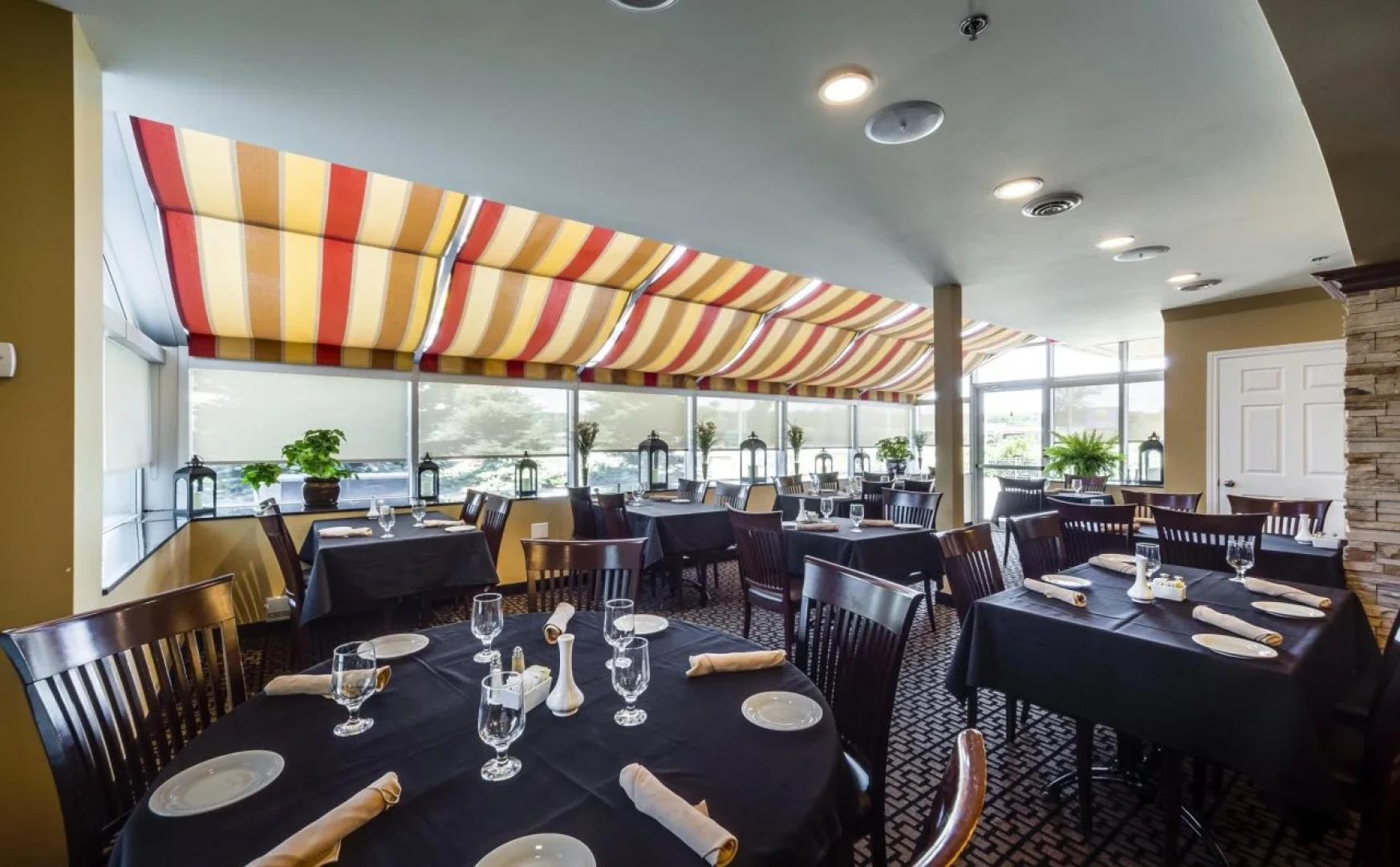 Monte Carlo Inn Barrie Suites