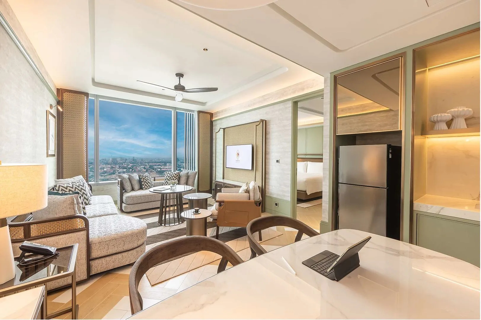 Eastin Grand Hotel Phayathai