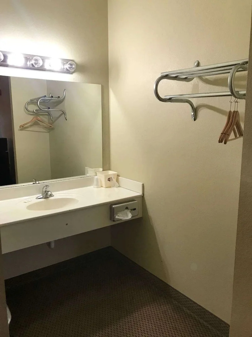 Country Hearth Inn and Suites - Piedmont